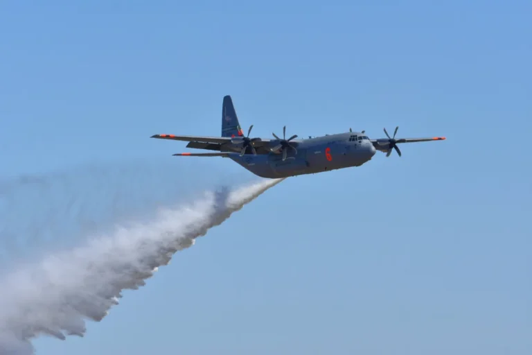 Hawk Fire Reno evacuation grows as blaze tops 15,000 acres Hawk Fire Reno evacuation